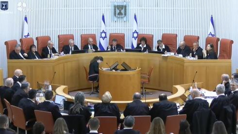 שופט בג"ץ שטיין: "הכנסת לא יכולה לכתוב על כל דבר 'חוק יסוד'. זה לא טומי הילפיגר"