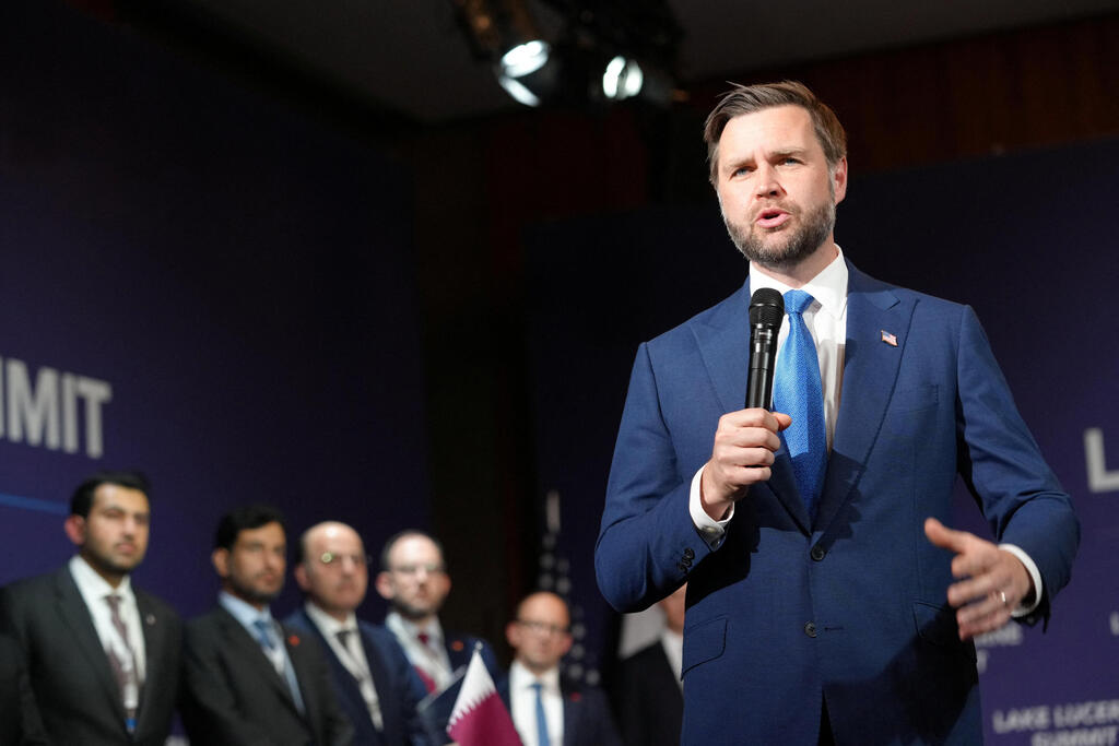 JD Vance in Switzerland (Photo: REUTERS/Nathan Howard/Pool) פסגת שיחות איראן- ארה"ב בשווייץ