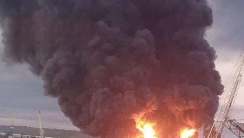 Fire at oil facility attacked in Crimea last month שריפה מתקן נפט ב קרים שנכבש על ידי רוסיה מידי אוקראינה ומתמודד עם מחסור משבר נפט דלק בעקבות מתקפות כטב"מים אוקראיניות