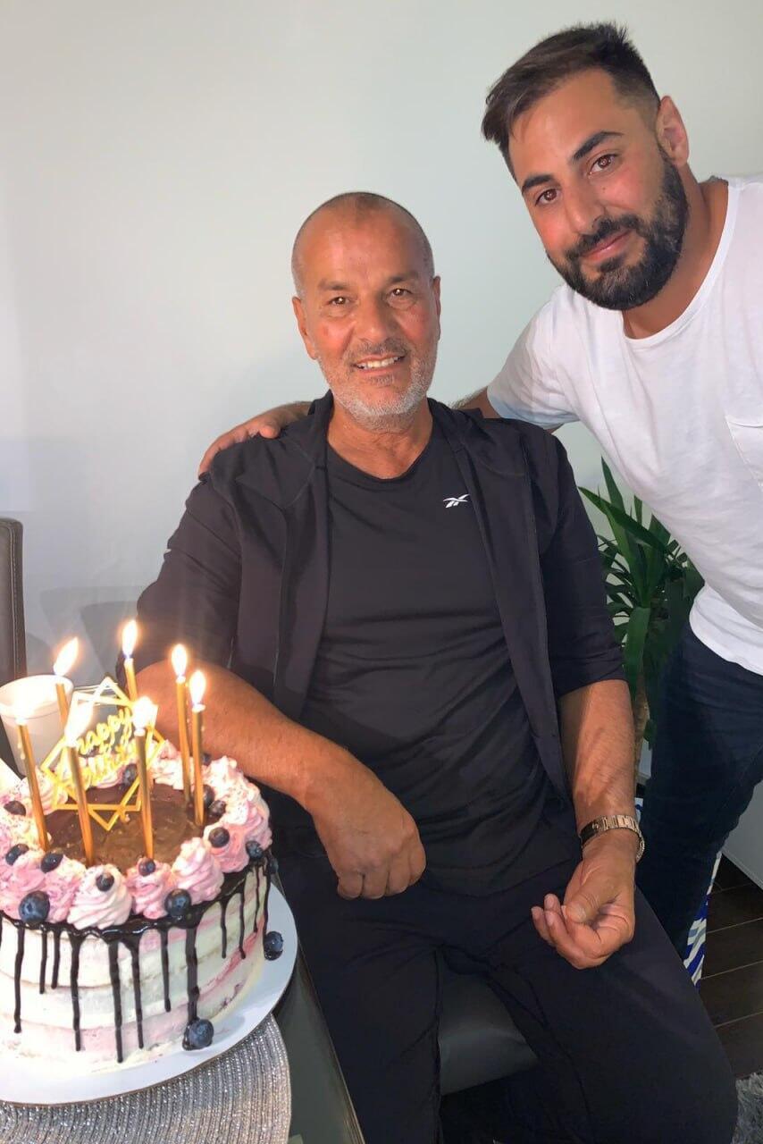 מיכאל מישל מזרחי ז"ל יחד עם משפחתו