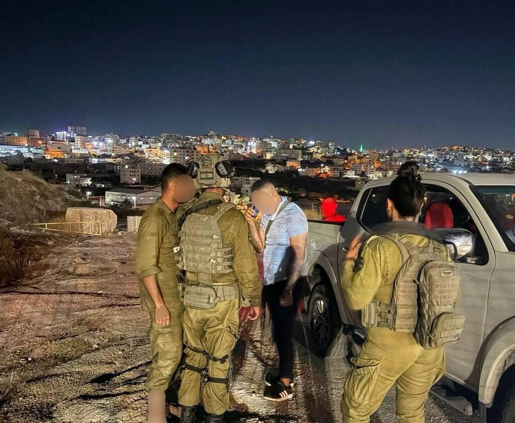 העברת החייל לידי המנהל האזרחי