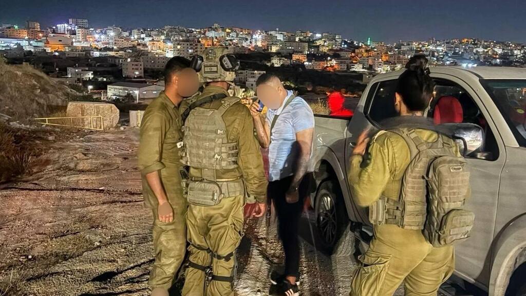 העברת החייל לידי המנהל האזרחי