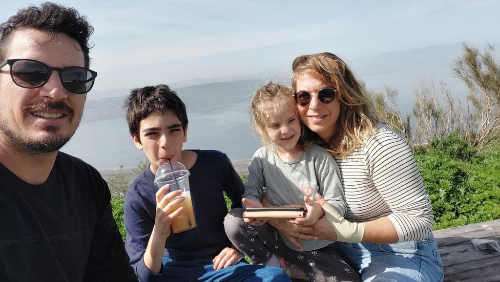 ‘The children don’t feel they’re missing out.’ The Patterson family משפחת פטרסון