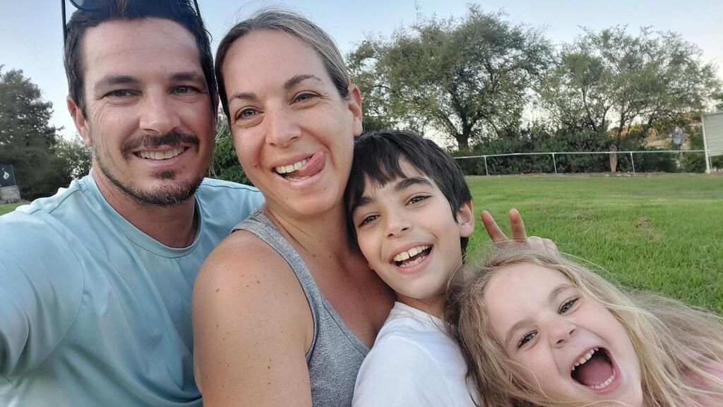 ‘At birthday parties, the children join in like everyone else.’ The Patterson family משפחת פטרסון