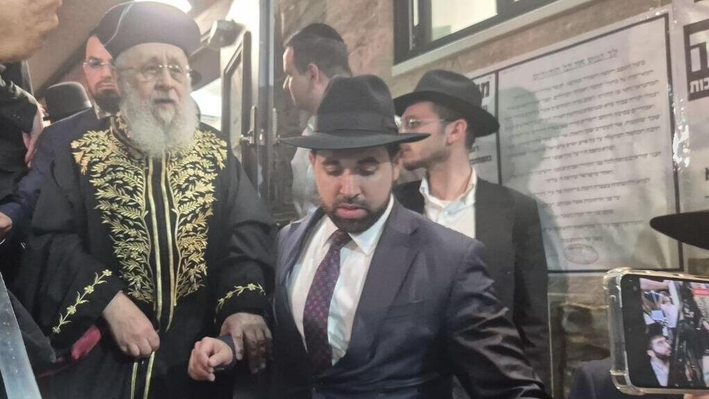 הרב  יצחק מחאת חרדים כנגד מעצר בני הישיבות בבני ברק