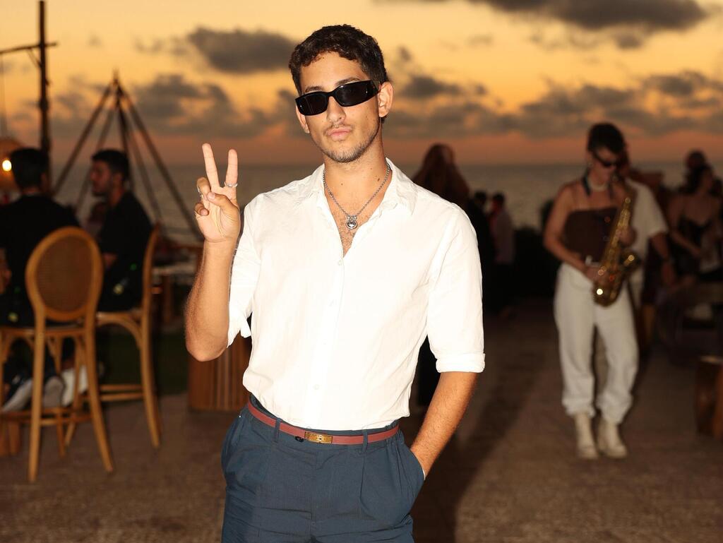 "אני כמו אמא שלו". יוחנן טווינה (צילום: אור גפן) יוחנן טווינה בחתונה של עומר לוי