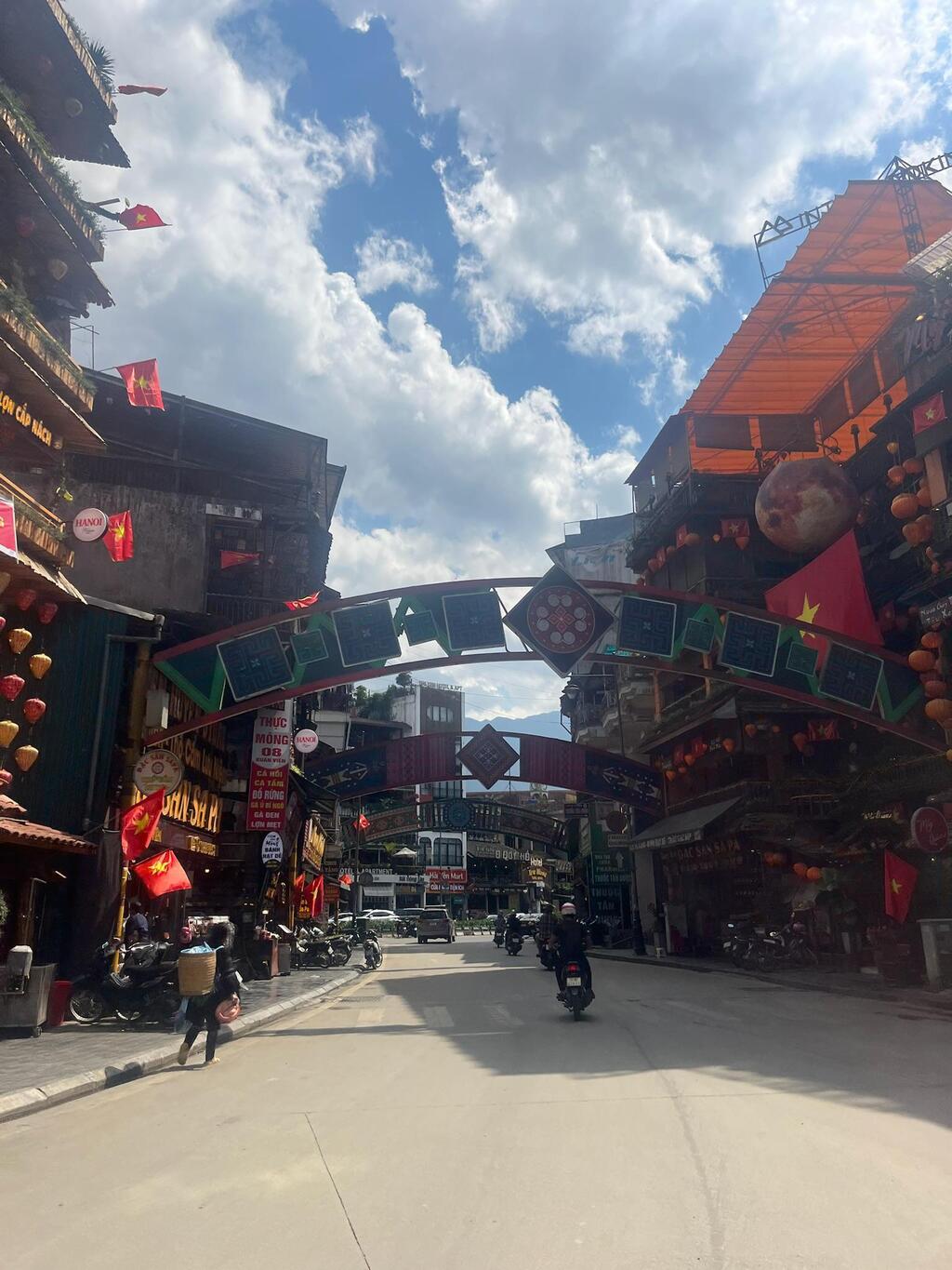 Sapa street (Photo: Yonatan Herskowitz) רחובות סאפה