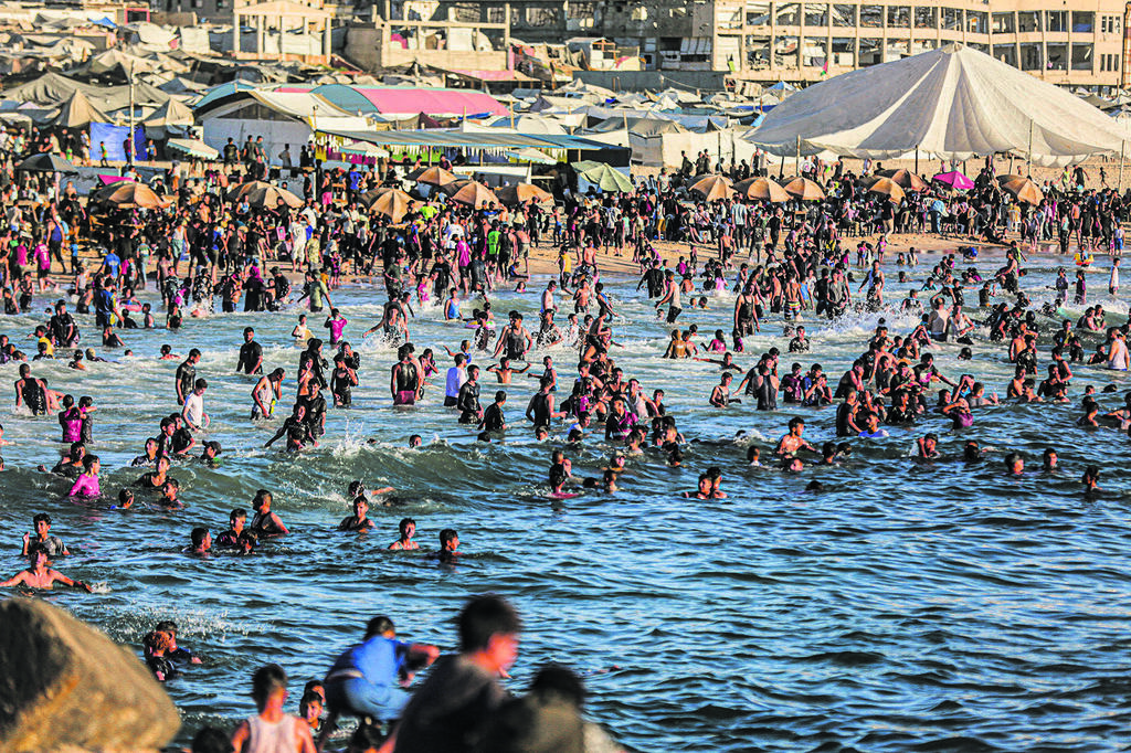 Gaza beach (Photo: Faiz Qreqa/AFP) חוף הים בעזה