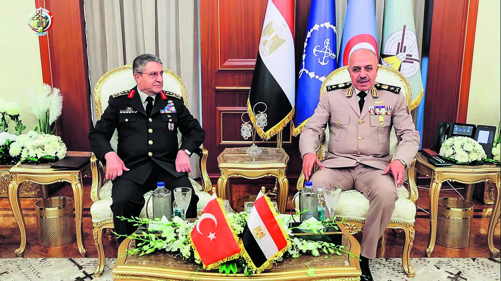 The Turkish chief of staff, left, with his Egyptian counterpart in Cairo this week (Photo: official website of the Egyptian government) הרמטכ"ל הטורקי (משמאל) עם מקבילו המצרי בקהיר, השבוע