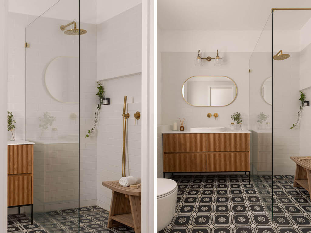 The bathroom, featuring distinctive flooring and gold accents (Photo: Maya Avgar) בית בקדימה, עיצוב: אוסי כץ דגן
