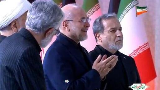 Iranian Parliament Speaker Mohammad Bagher Ghalibaf cries in front of Ali Khamenei's coffin. He also talks about negotiations צפו: יו"ר הפרלמנט האיראני קאליבאף בוכה מול ארונו של עלי חמינאי