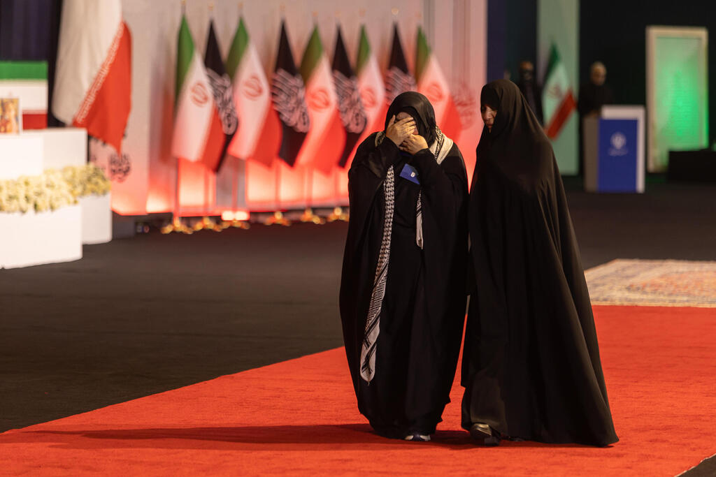 Photo: Majid Saeedi/Getty Images הלוויתו של עלי חמינאי