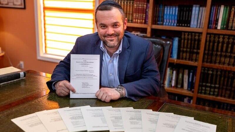 דניאל גרנד עם העתירה