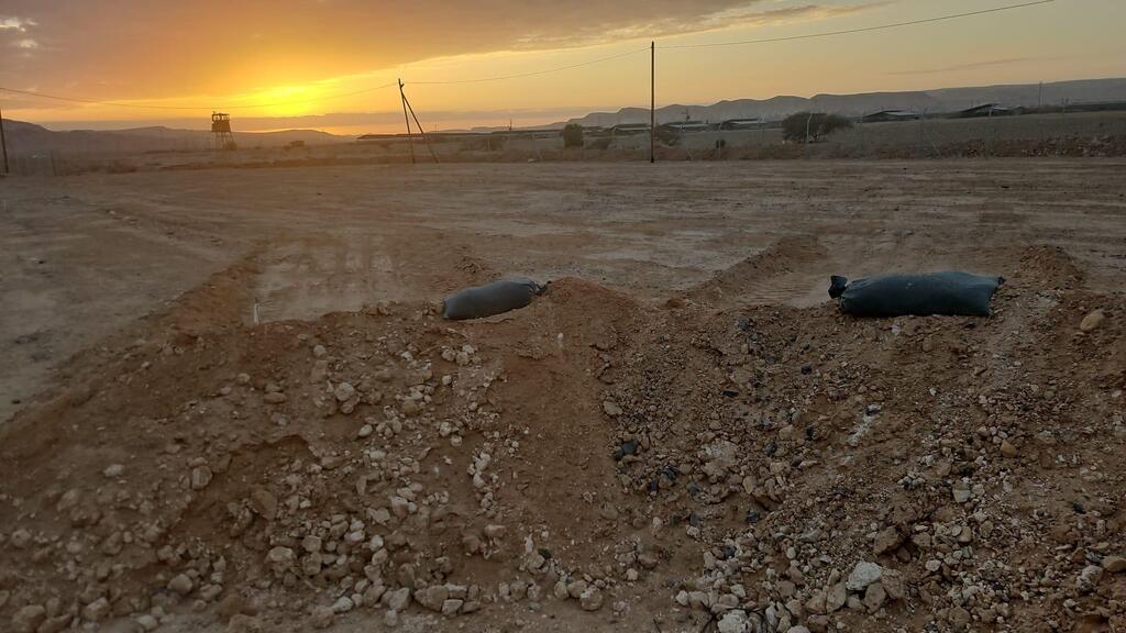 Several years ago Arava communities were connected to the national water system, but local officials say it does not meet full demand (Photo: Koren Farm) אין מים. שדה חקלאי בערבה התיכונה
