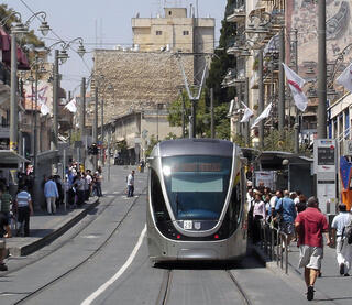 "קהל שמשנה עיר". הרכבת הקלה בירושלים