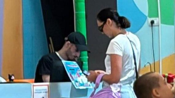 גל גדות פפראצי קניון TLV מרץ 2026
