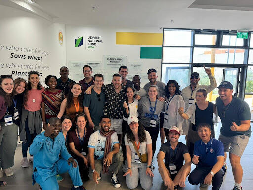 The participants in the program Ari Meridy