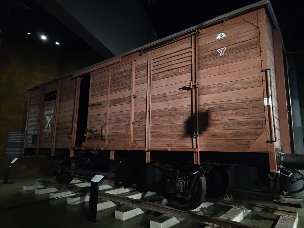Train carriage at the Museum of the Second World War in Gdańsk (Photo: Ayelet Mamo Shay) קרון רכבת במוזיאון מלחמת העולם השנייה בגדנסק