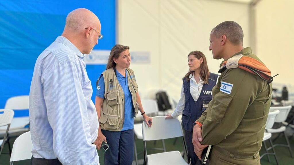 צוות המשלחת בפעילות מיון מבנים בונצואלה  