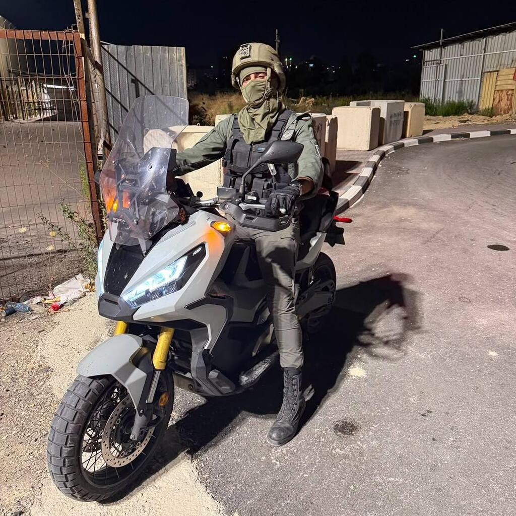 Боец на мотоцикле, который искали израильтяне נמנע לינץ': לוחמי מג״ב איו״ש חילצו 10 אזרחים ישראלים שנכנסו לעיר קלקיליה שבחטיבת אפרים בניסיון לאתר אופנוע שנגנב מהם