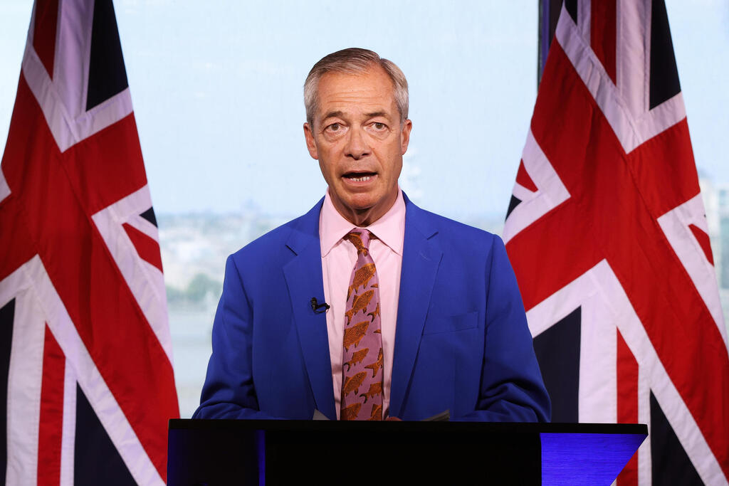 Farage announces his resignation from Parliament last month. He is also under investigation over a major donation (Photo: Dan Kitwood/Getty Images) בריטניה נייג'ל פראג' מוסר הצהרה מתפטר מה פרלמנט אבל יתמודד מחדש בבחירות