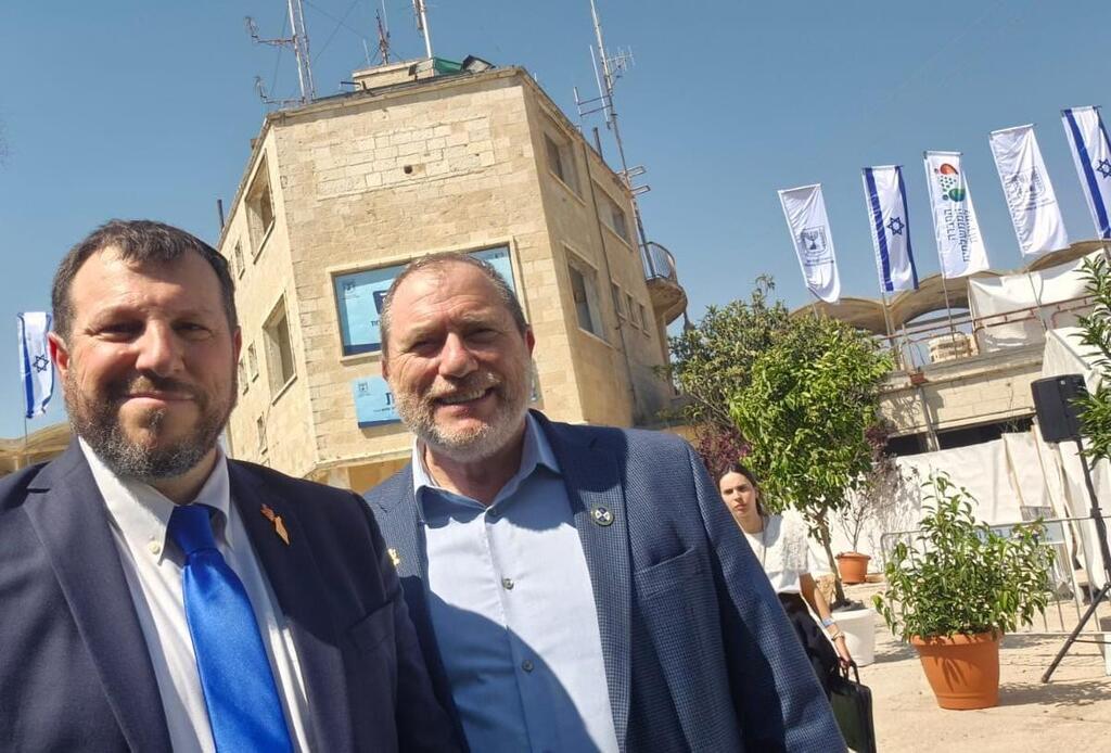 Chaim Silberstein with Heritage Minister Amichay Eliyahu (Photo: Courtesy) Chaim Silberstein with Heritage Minister Amichay Eliyahu