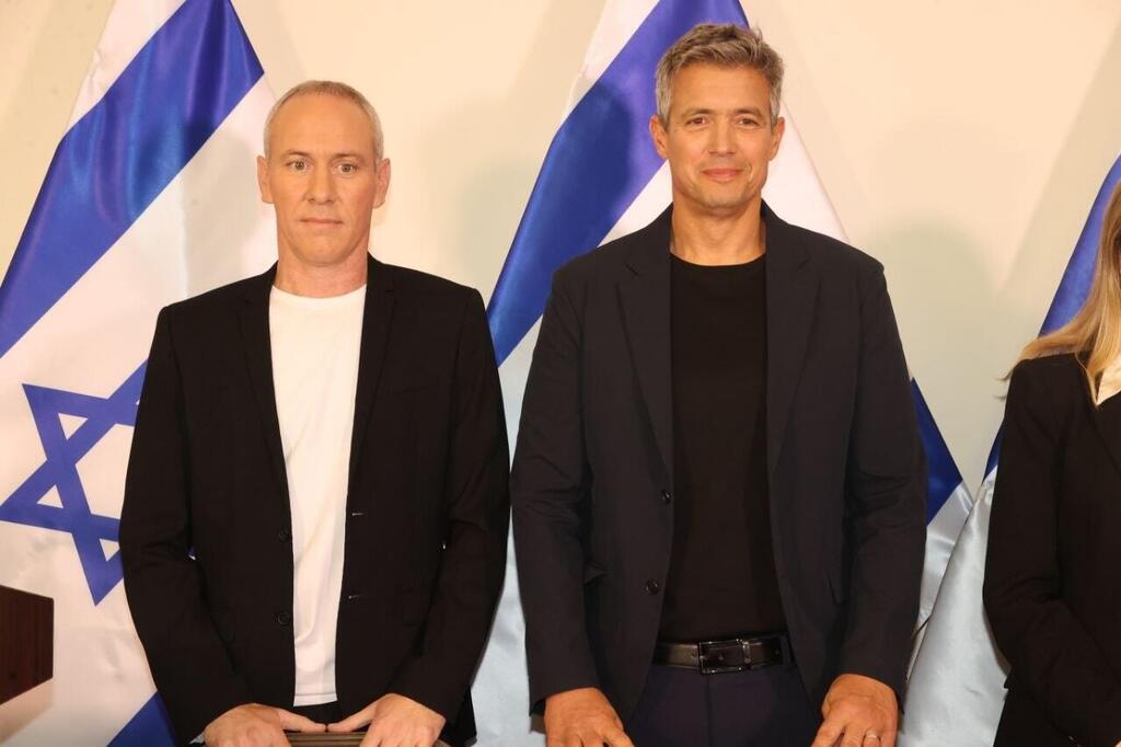 Chili Tropper and Yoaz Hendel (Photo: Moti Kimchi) חילי טרופר ויועז הנדל במסיבת העיתונאים