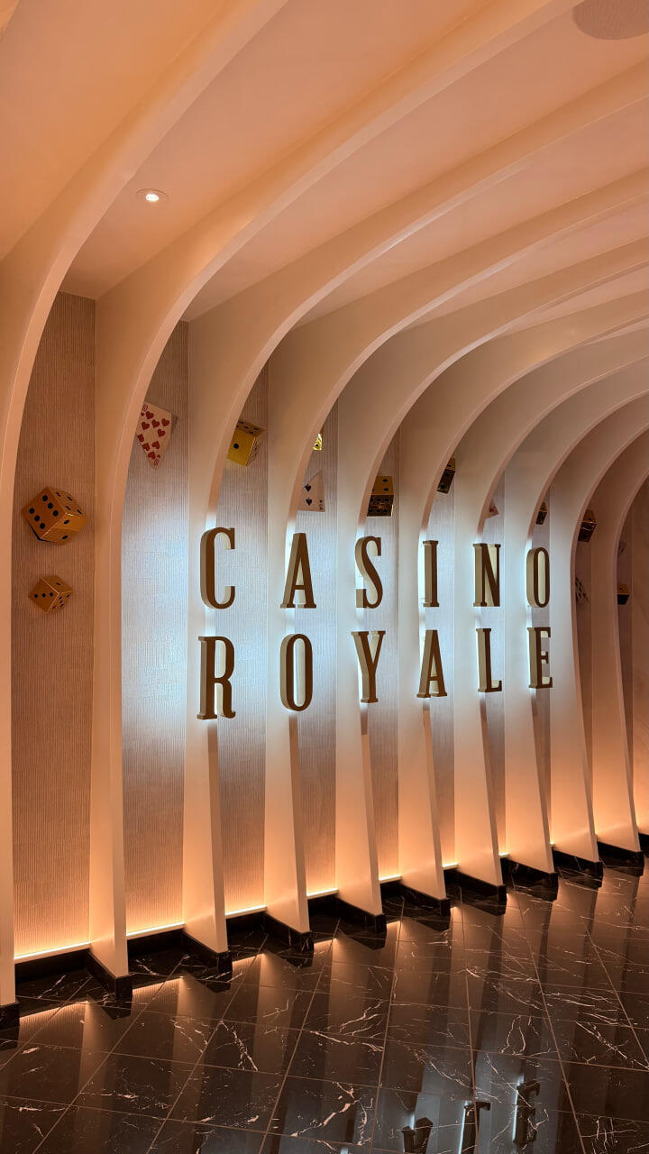 The ship’s casino is waiting (Photo: Ron Crissy) הכניסה לקזינו