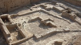 אתר החפירות בתל ברק, בו התגלו שרידי התינוק שסבל משברים בעצמותיו