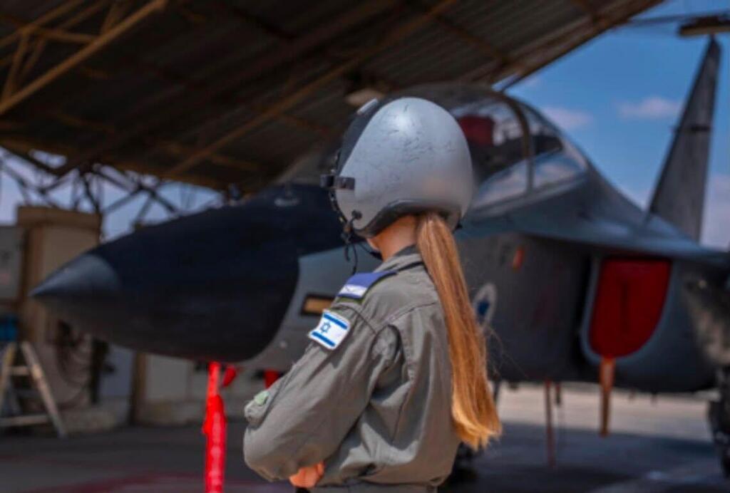 Combat navigator Lt. G. (Photo: IDF) סגן ג׳ , מסיימת קורס כנווטת קרב