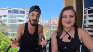 "הזוג המשוגע" עושה את תאילנד