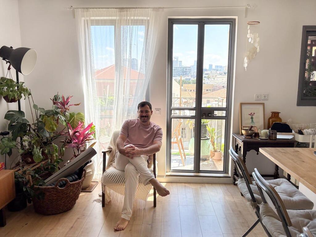 Photo Asi Haim משפחת לזרוף - על הספה
