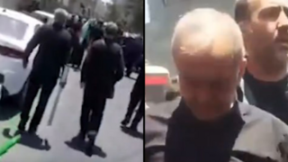 משתתפים בהלוויית עלי חמינאי בטהרן בקריאות "מוות לפשרן" ו"ומוות לבוגד" לנשיא מסעוד פזשכיאן ולשר החוץ עבאס עראקצ'י