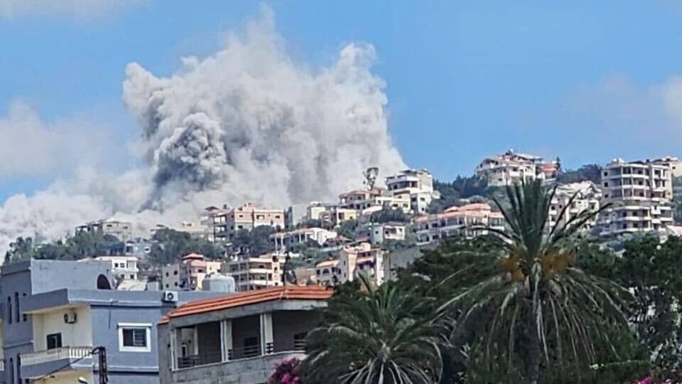 One of the strikes in al-Mansouri תקיפה בכפר אל-מנסורי בדרום לבנון