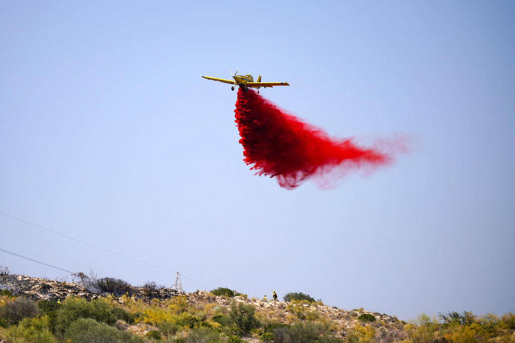 A firefighting plane in Almería 