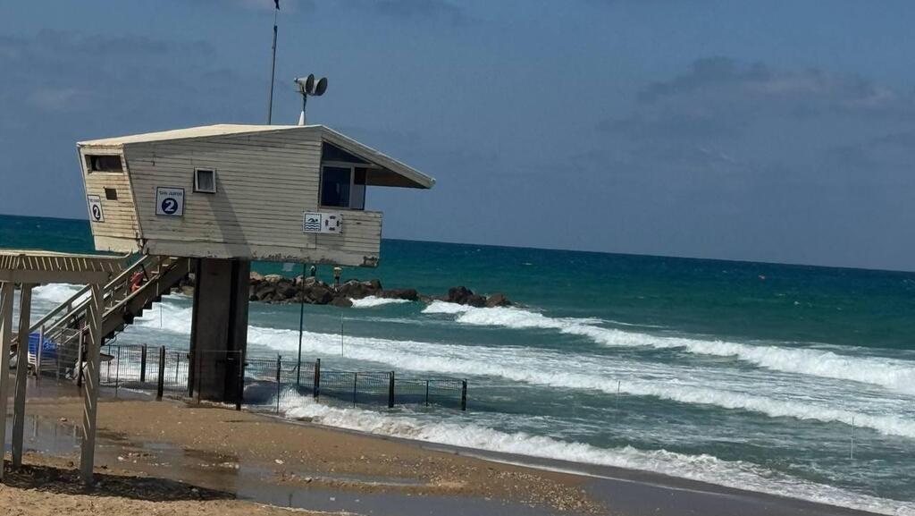Пляж "Замир" в Хайфе (Фото: Итан Гликман) חוף זמיר בחיפה, בחלק שנסגר לרחצה