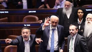 אריה דרעי בהצבעה במליאה