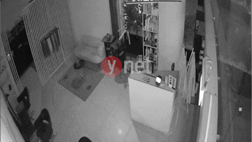 תיעוד בלעדי: רימון רסס מתפוצץ בבניין בראשל"צ