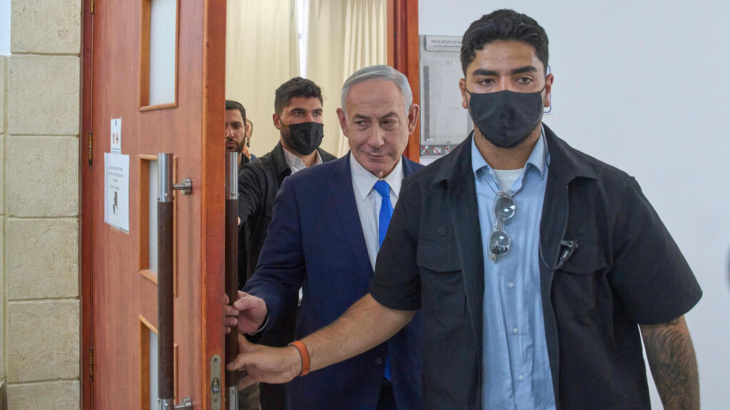 Prime Minister Benjamin Netanyahu will receive security protection for the rest of his life (Photo: Ohad Zwigenberg/AP) נתניהו נכנס לדיון במחוזי ירושלים