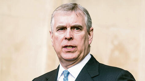 The disgraced Prince Andrew, now entirely dependent on his brother (Photo: Euan Cherry, Shutterstock) תלוי באחיו לחלוטין. הנסיך המנושל אנדרו
