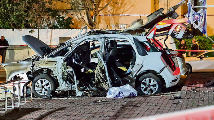 A bomb explosion in Kiryat Yam in February of this year, which killed Guy Ben Simon and injured a 13-year-old boy פיצוץ מטען בקריית ים בפברואר השנה, שבו נהרג גיא בן סימון ונפצע נער בן 13