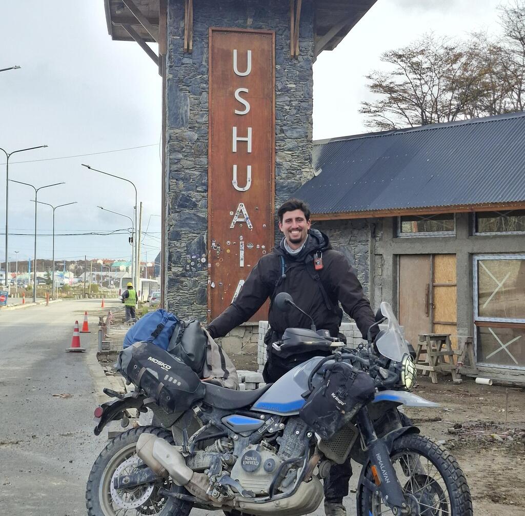 The end of the journey at the entrance to Ushuaia (Photo: Courtesy of Nimrod Mellhausen-Hasson) סוף המסע, בשער הכניסה לאושואיה