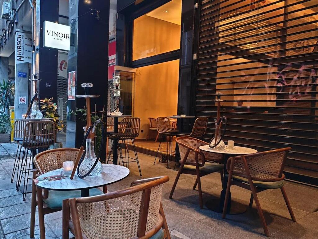 Vinoir Bistro in Athens המסעדה ממנה תיירת ישראלית סולקה במרכז אתונה רק בגלל שציינה שהיא מישראל
