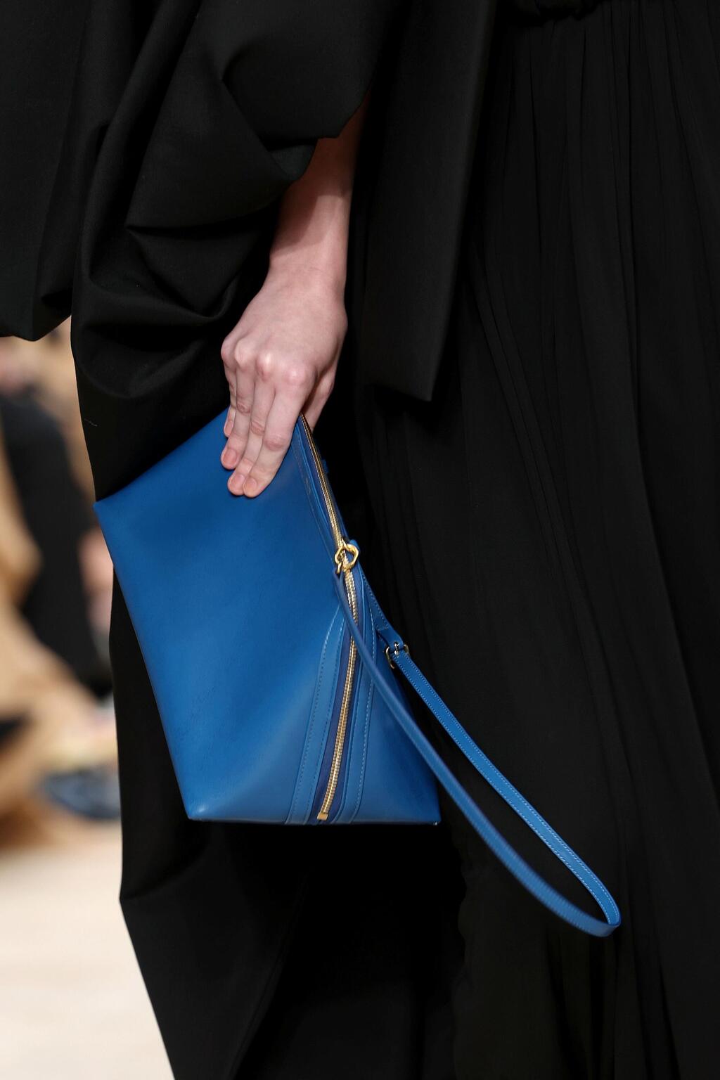 Clear polish on the Celine runway (Photo: Gettyimages IL/Pascal Le Segretain) לק שקוף על המסלול של סלין