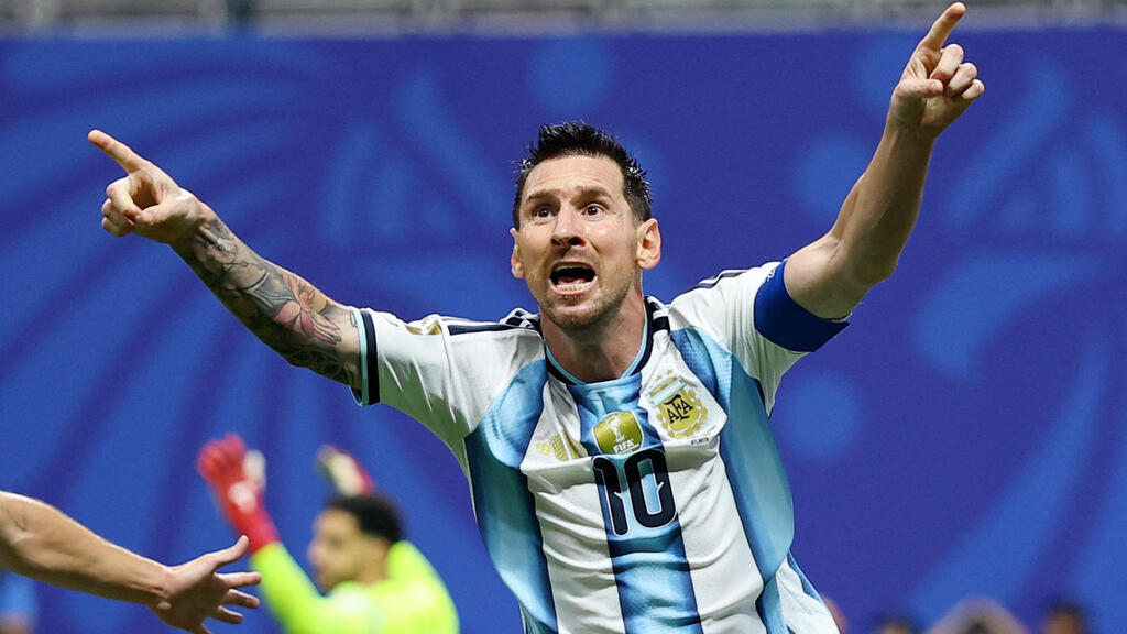 Lionel Messi at the World Cup (Photo: Carlos Barria/Reuters) מסי
