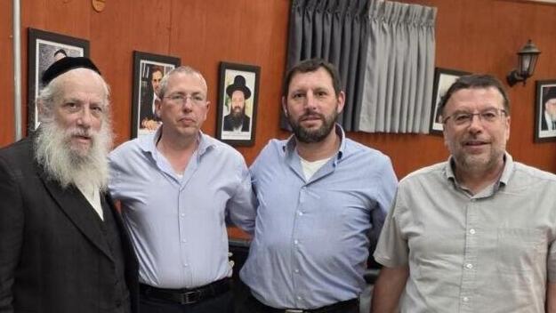 בכירי רשות המיסים בפגישה עם ראש עיריית בני ברק