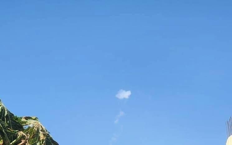 Interceptions of Iranian missiles over Jordan as seen from Eilat פיצוץ בשמי אילת