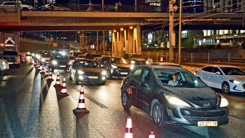Traffic jams due to roadworks. Peak will come in three years (Photo: Dana Kopel) פקקים בשל עבודות בכביש. השיא יגיע בעוד שלוש שנים |
