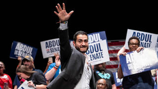  Abdul El-Sayed on the campaign trail to become the next US senator from Michigan
