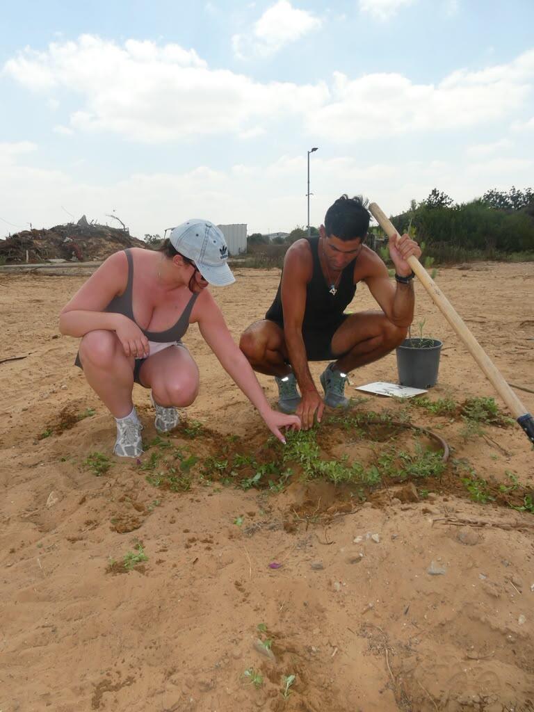 Participants volunteer in southern Israel, helping restore communities affected by the Oct. 7 Hamas attack as part of Birthright Israel’s Storytellers program (Photo: Courtesy of Birthright Israel) Participants volunteer in southern Israel, helping restore communities affected by the Oct. 7 Hamas attack as part of Birthright Israel’s Storytellers program